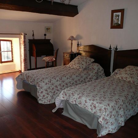 Les Terres Basses Otel Fabrezan Dış mekan fotoğraf