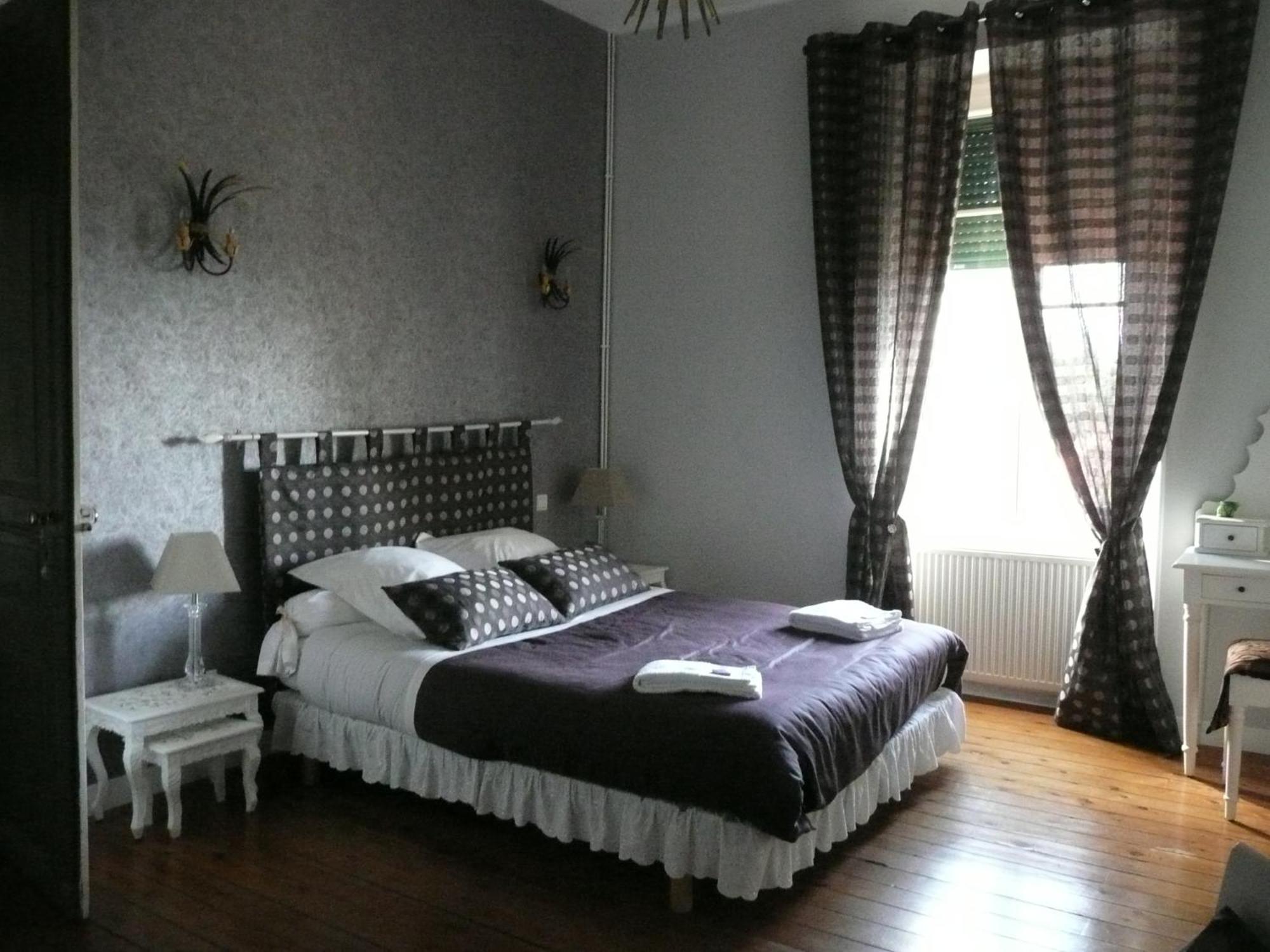 Les Terres Basses Otel Fabrezan Dış mekan fotoğraf